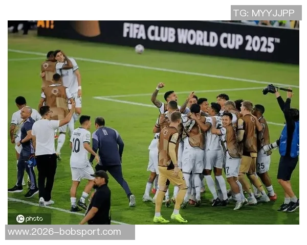 达尼洛成历史首位双冠王者夺得欧冠与南美解放者杯双料冠军 达尼洛成历史首位双冠王者夺得欧冠与南美解放者杯双料冠军